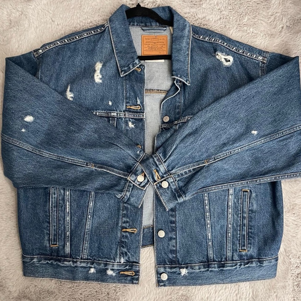 Levi’s 90s Trucker Distressed Denim Jacket